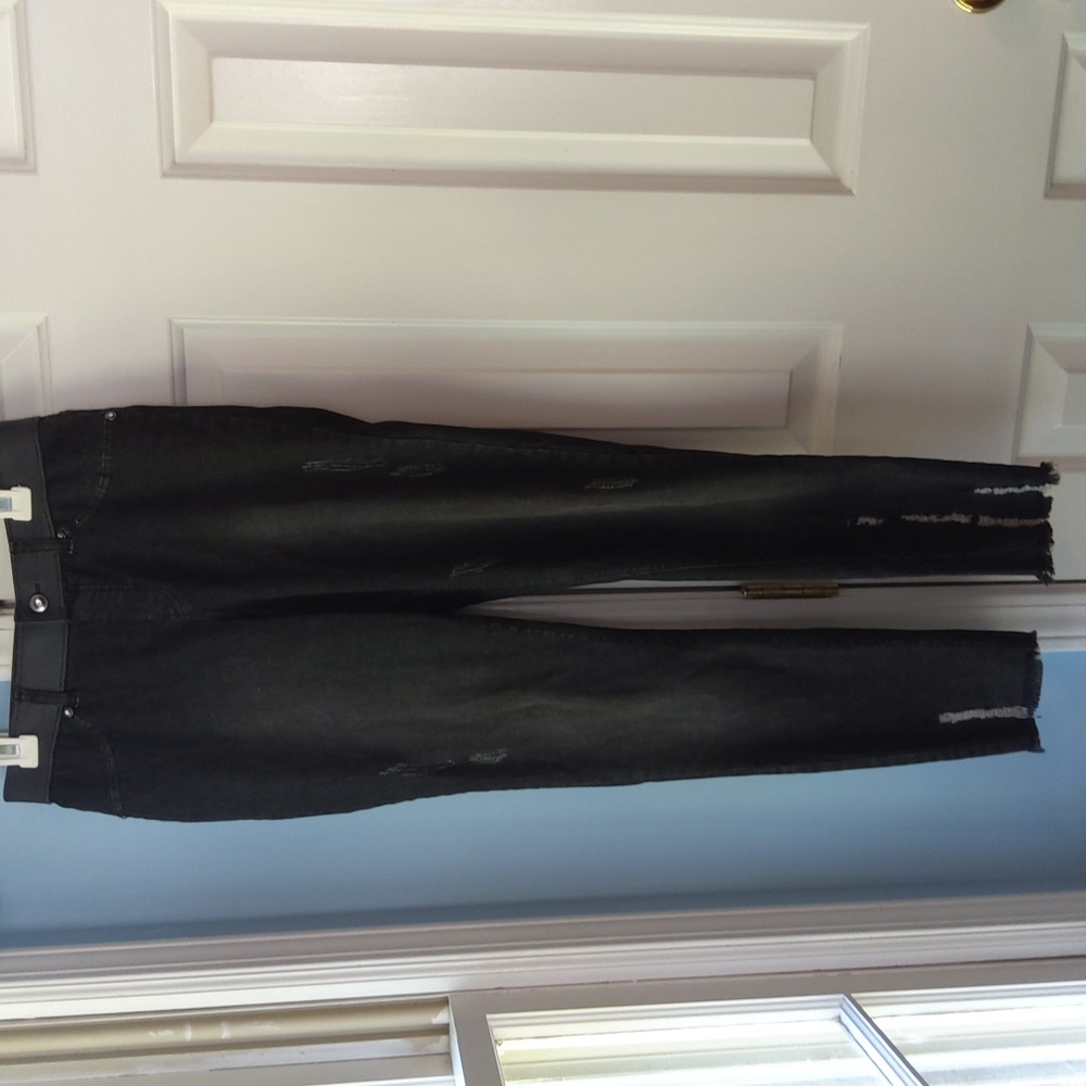 ZEZA B Black Jeggings